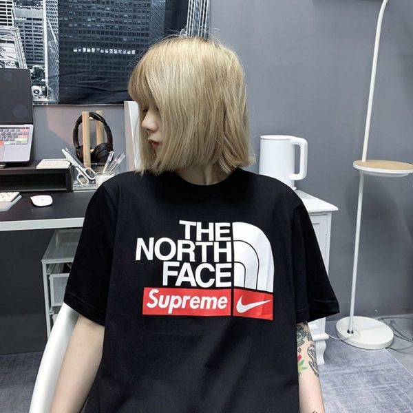 入手困難 シュプリーム xノースフェイス x ナイキ コラボ★スペシャルロゴTシャツ Nom85360 - 画像 (9)