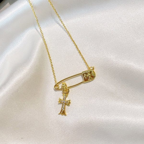 【限定カラー】【クロムハーツ ネックレス コピー】CHクロス 22K セーフティピン ゴールド Kub13317 - 画像 (4)