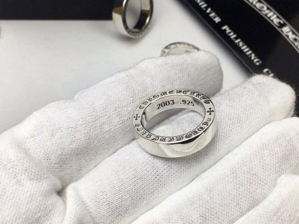 お洒落に♪ クロムハーツ  CHクロス リング 指輪 偽物 Kuf05449 - 画像 (4)