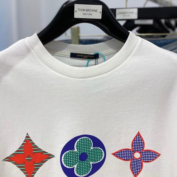 春夏に！ヴィトン Ｔシャツ コピー ハーフパンツデニムスニーカーに！半袖 1A7WIE - 画像 (2)