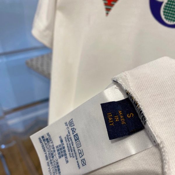 春夏に！ヴィトン Ｔシャツ コピー ハーフパンツデニムスニーカーに！半袖 1A7WIE - 画像 (7)