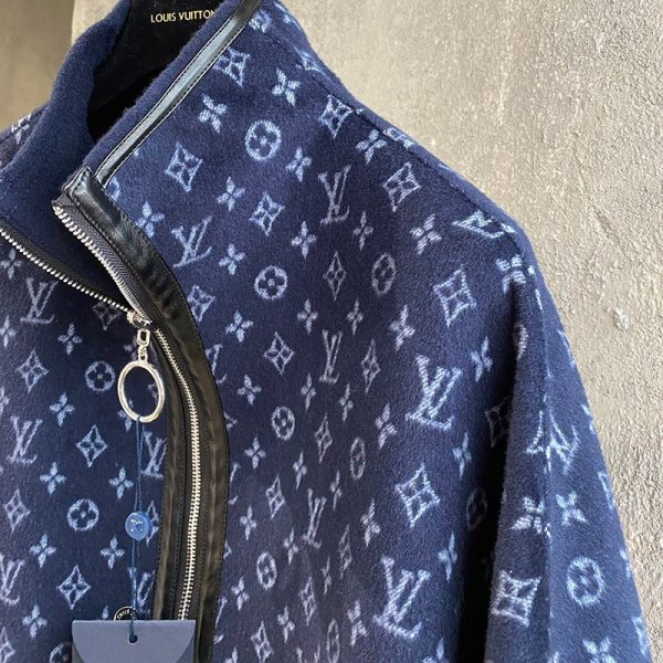 21-22AW★​ルイヴィトン コート 偽物★モノグラム フーデッド ラップコート vur06533 - 画像 (7)