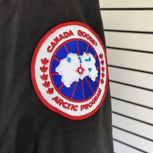 関税負担なしOVO x カナダグース Terrain Parka ダウンジャケット コピー Caw96876 - 画像 (3)