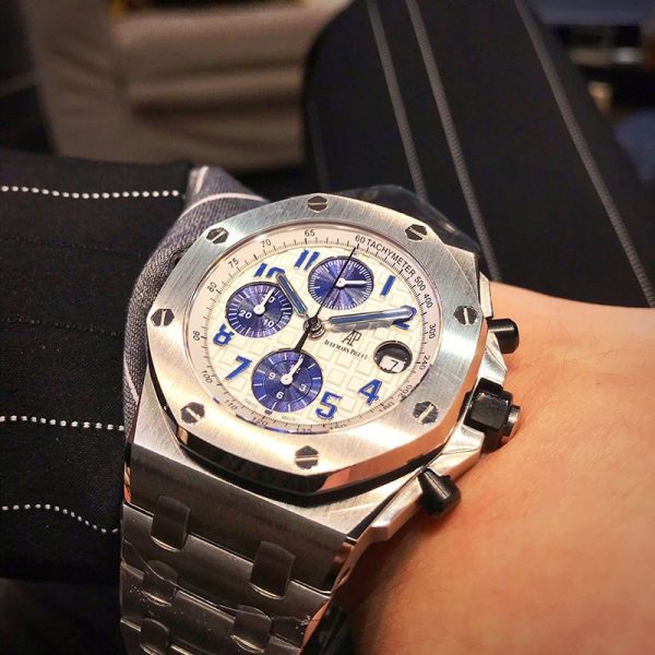 日本未入荷 オーデマピゲ 偽物 ロイヤルオーク オフショアクロノ 42mm ブティック限定 26237STOO1000ST01 - 画像 (3)