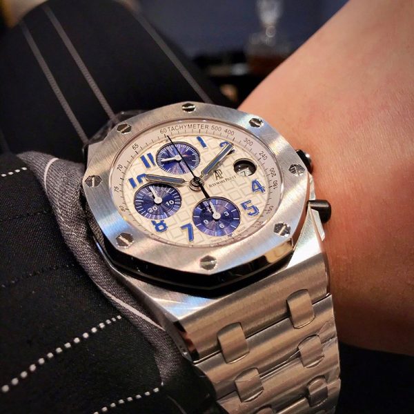 日本未入荷 オーデマピゲ 偽物 ロイヤルオーク オフショアクロノ 42mm ブティック限定 26237STOO1000ST01 - 画像 (2)