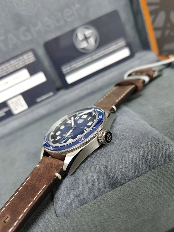 超話題!タグホイヤー オータヴィア 偽物 自動巻ウォッチ - 直径 42mm WBE5116.FC8266 - 画像 (4)