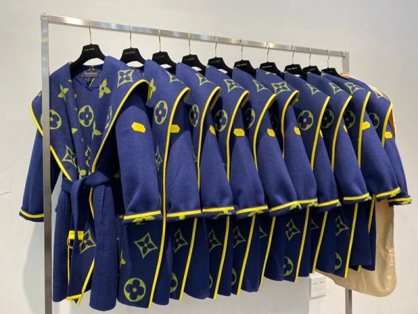 争奪戦 ルイヴィトン コート コピー ジャイアントモノグラム vus55216 - 画像 (8)