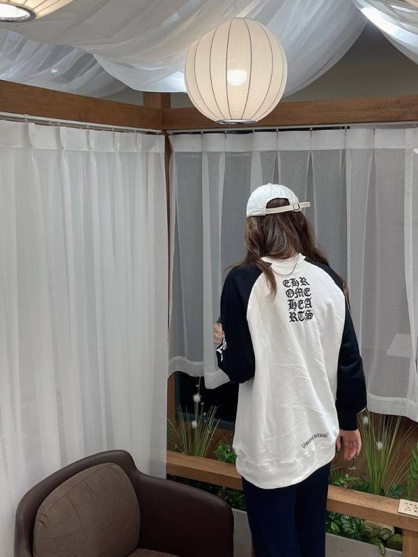 欲しい♡超限定♪クロムハーツ ロングＴシャツ 偽物 ホースシュー&スター ブラック Kum61331 - 画像 (5)