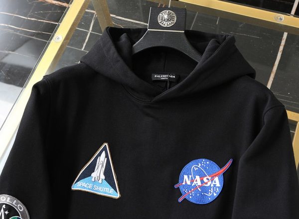 稀少バレンシアガ パーカー 偽物 SPACE BOXY ミディアムフリース フーディ 651799TKVD9040 - 画像 (4)
