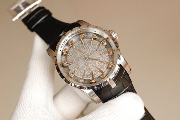 超話題!ロジェデュブイ ナイツ オブ ザ ラウンドテーブル ダマスカスチタン コピー シルバー  45MM roj24159 - 画像 (2)