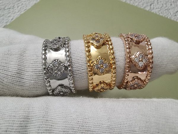 【限定カラー】【ヴァンクリーフ&アーペル】ペルレ クローバー リング ミディアム VCARO9LO00 - 画像 (8)