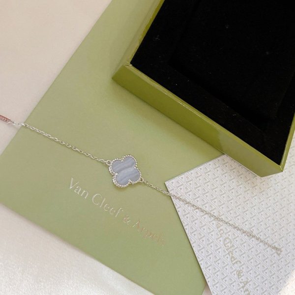 最安値挑戦 ☆ヴァンクリーフ&アーペル☆ スウィート アルハンブラ 偽物 ブレスレット vad74425 - 画像 (5)