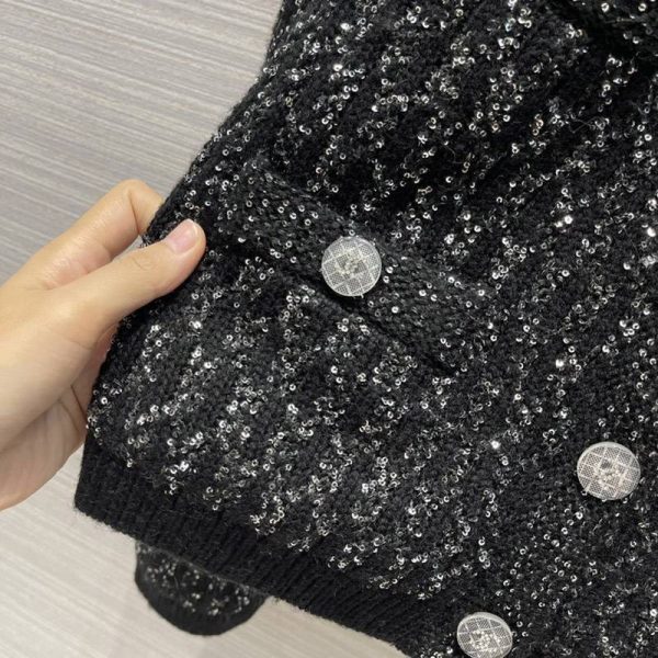 《21AW》シャネル カーディガン 偽物ボタン COCO ロゴ shk79145 - 画像 (7)