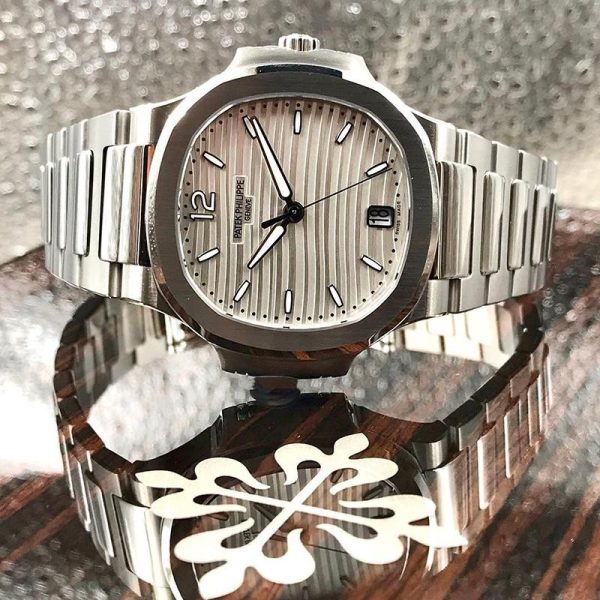 完売必至パテックフィリップ ノーチラス 偽物 約34mm pam27960 - 画像 (9)