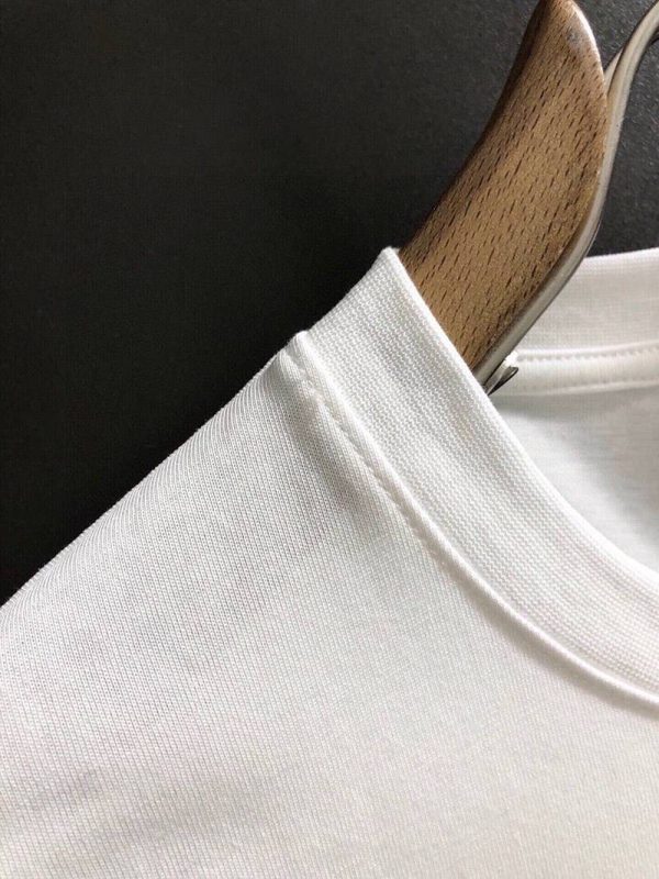 ディオール × Kaws ビー ワンポイント Tシャツ偽物 ブラック 蜂 2色 det60758 - 画像 (5)