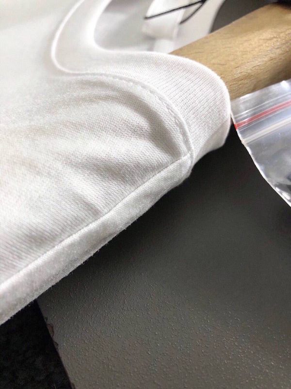 ディオール × Kaws ビー ワンポイント Tシャツ偽物 ブラック 蜂 2色 det60758 - 画像 (8)