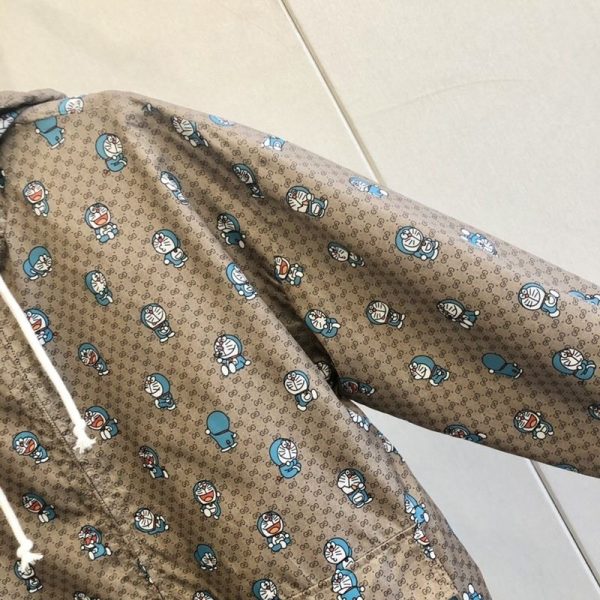大人気!!新色 DORAEMON x グッチ コラボ★ナイロン GG ジャケット コピー guu79217 - 画像 (3)