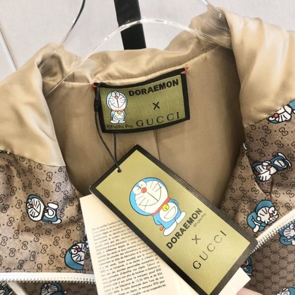 大人気!!新色 DORAEMON x グッチ コラボ★ナイロン GG ジャケット コピー guu79217 - 画像 (6)