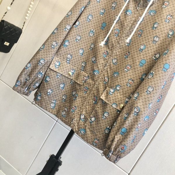 大人気!!新色 DORAEMON x グッチ コラボ★ナイロン GG ジャケット コピー guu79217 - 画像 (7)