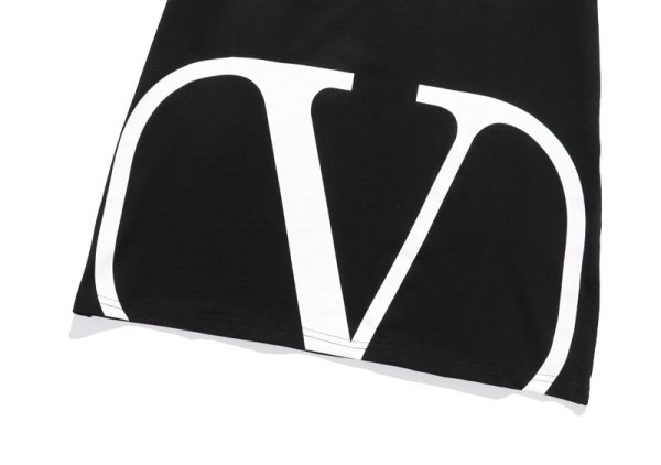 関税込ヴァレンティノ Tシャツ 偽物 VLTN コットンロゴ Tシャツ 2色 Vua65573 - 画像 (7)