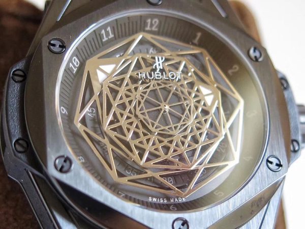 超話題!ウブロ 偽物 ビッグバン ウニコ サンブルーチタニウムパヴェ hur98042 - 画像 (5)