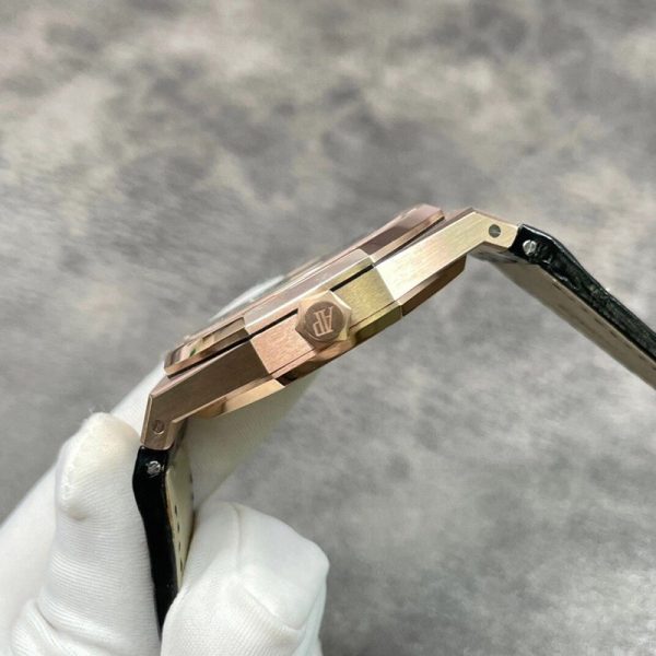 目を惹くカラーオーデマピゲ 偽物 ロイヤルオーク 41mm ブティック限定 Ody77241 - 画像 (4)