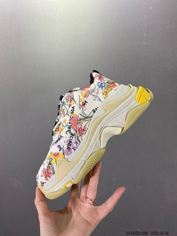 春もの新作グッチ バレンシアガ コピー ザ ハッカー プロジェクト “Triple S” スニーカー 681068UL1108461 - 画像 (3)