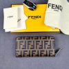 超希少！フェンディ 財布 偽物 ラムレザー カスタマイズ ピーカブー ロゴ カード ジッパーウォレット feh04391 - 画像 (2)