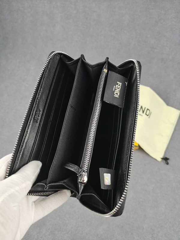 超希少！フェンディ 財布 偽物 ラムレザー カスタマイズ ピーカブー ロゴ カード ジッパーウォレット feh04391 - 画像 (9)