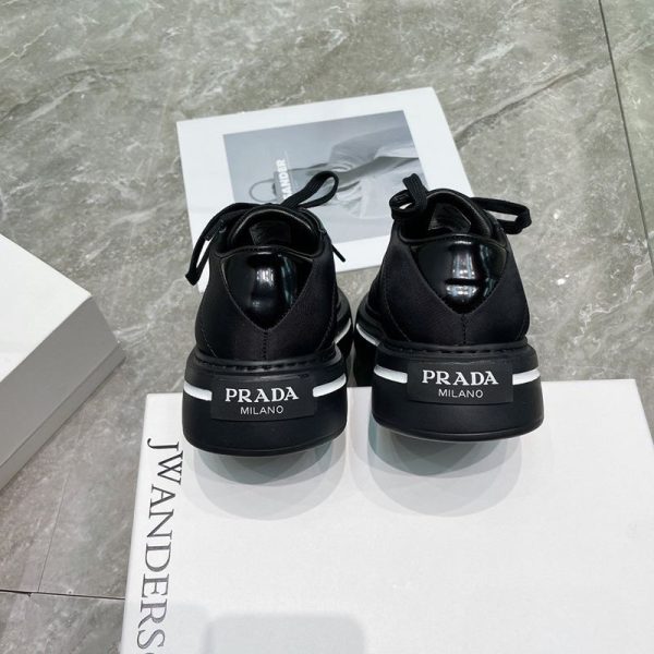 希少色プラダ 偽物 マクロ Re Nylon xブラッシュドレザー スニーカー pus02657 - 画像 (9)
