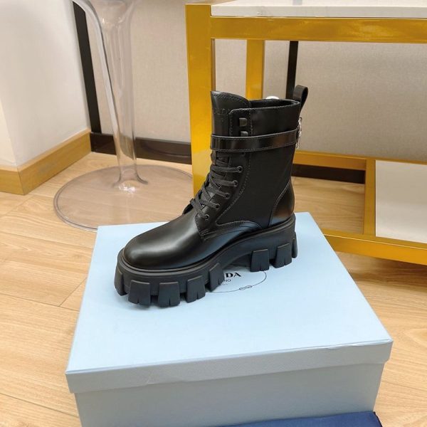 超話題!プラダ モノリス 偽物 ブラッシュドレザーxナイロン コンバットブーツ pur30762 - 画像 (3)