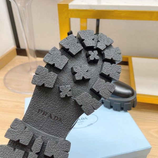 超話題!プラダ モノリス 偽物 ブラッシュドレザーxナイロン コンバットブーツ pur30762 - 画像 (6)