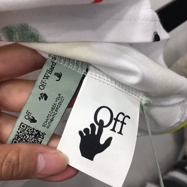 日本未入荷OFF WHITE Tシャツ 偽物 スプレー カラバッジョ スリムフィット off22653 - 画像 (5)