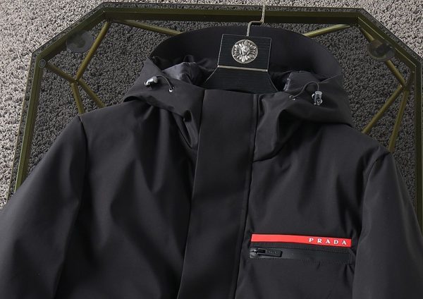 セール新作プラダ マウンテンパーカー 偽物◆ライトポリエステル パッド入りジャケット リネアロッサ puk57837 - 画像 (3)
