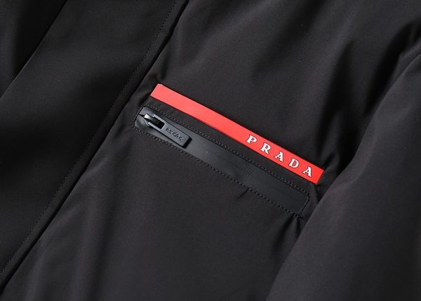 セール新作プラダ マウンテンパーカー 偽物◆ライトポリエステル パッド入りジャケット リネアロッサ puk57837 - 画像 (4)