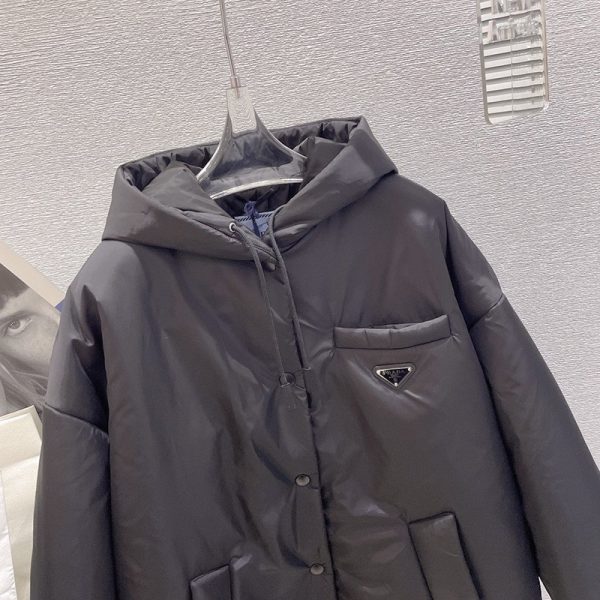 秋冬新作プラダ マウンテンパーカー 偽物◆ライトポリエステル パッド入りジャケット リネアロッサ puz24936 - 画像 (2)