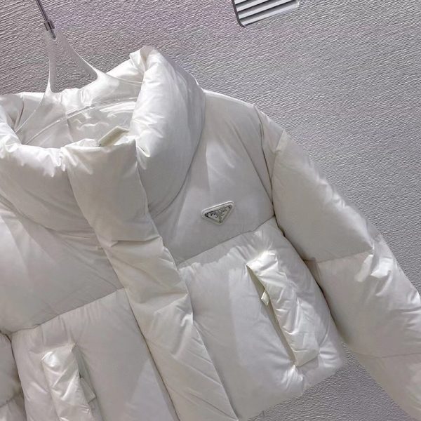 21-22AW★プラダ  ダウンジャケット 偽物 アウトレット フード付き ショート puk37927 - 画像 (3)