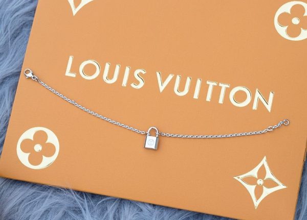 【日本未発売】ルイヴィトン パンダンティフ 偽物 シルバーロックイット ネックレス Q93559 - 画像 (6)