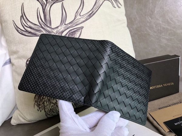 入手困難ボッテガヴェネタ 二つ折りウォレット スーパーコピー bow32212 - 画像 (5)