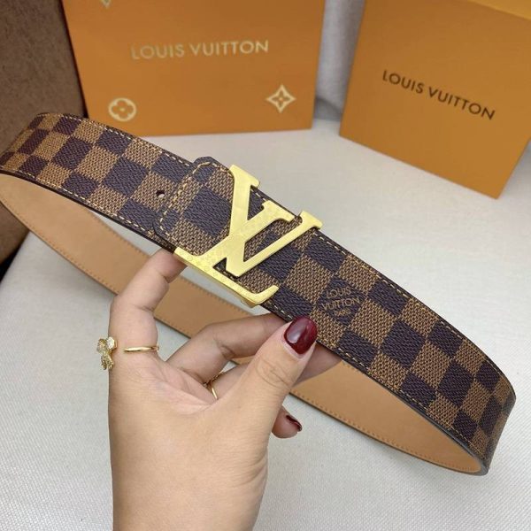 世界中で大人気♪ルイヴィトン サンチュール・LVイニシャル スーパーコピー 40MM リバーシブル ベルト vuc86599 - 画像 (2)