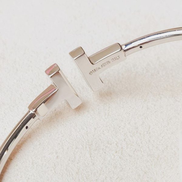 【日本未発売】ティファニー T ダイヤモンド 偽物 ワイヤーブレスレット Tip58404 - 画像 (7)