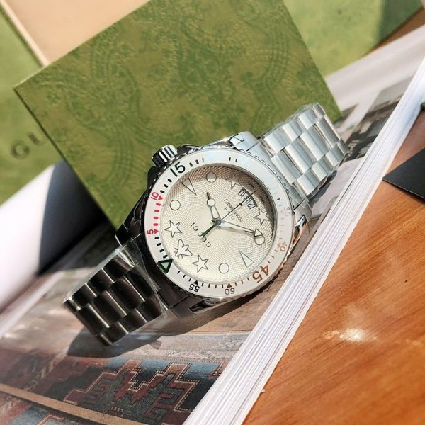 秋冬新作人気のデザイン★グッチ ダイヴ メンズウォッチ 偽物 40mm guw19080 - 画像 (4)