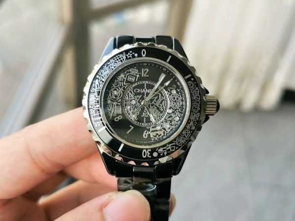 目を惹くカラーシャネル 偽物 J12・33&38mm 世界限定 ブラックセラミック shy13878 - 画像 (5)