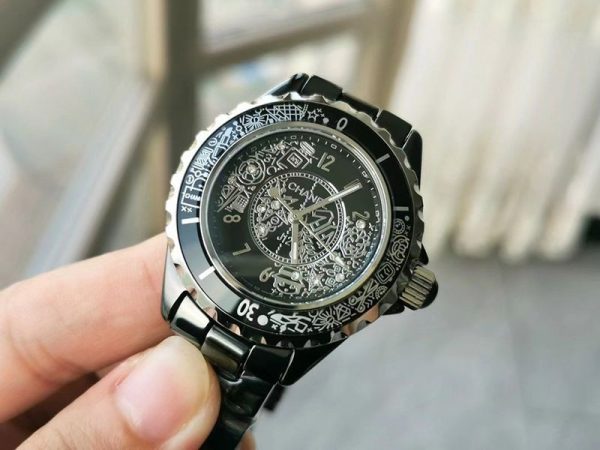 目を惹くカラーシャネル 偽物 J12・33&38mm 世界限定 ブラックセラミック shy13878 - 画像 (6)