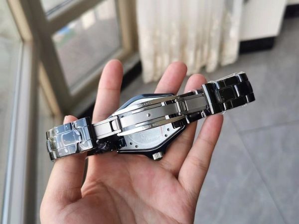 目を惹くカラーシャネル 偽物 J12・33&38mm 世界限定 ブラックセラミック shy13878 - 画像 (8)