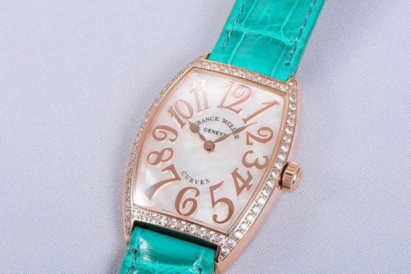 目を惹くカラー 限定希少 フランク・ミュラー  偽物 トノーカーベックス frz80307 - 画像 (3)