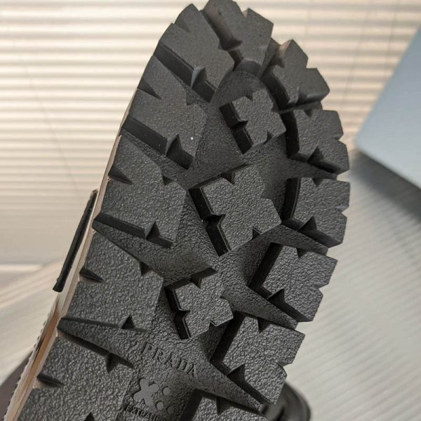 最安値挑戦【プラダ】スタッズ付きラバーソールロゴサンダル 偽物 puf54292 - 画像 (4)