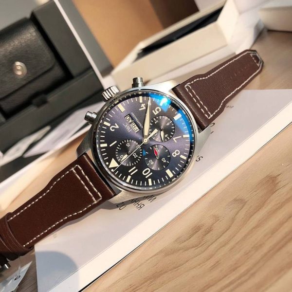入手困難IWC 偽物 パイロットウォッチクロノグラフ レーシング iwg74018 - 画像 (5)
