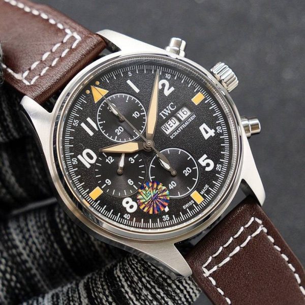 累積売上総額第１位！IWC パイロットウォッチ 偽物 クロノ オートマティック スピットファイア iwf14016 - 画像 (2)