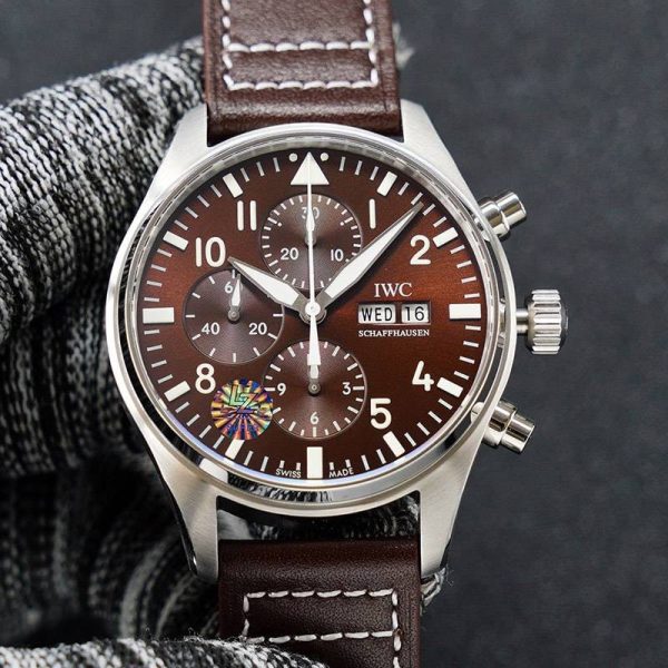 累積売上総額第１位！IWC パイロットウォッチ 偽物 クロノ オートマティック スピットファイア iwf14016 - 画像 (4)